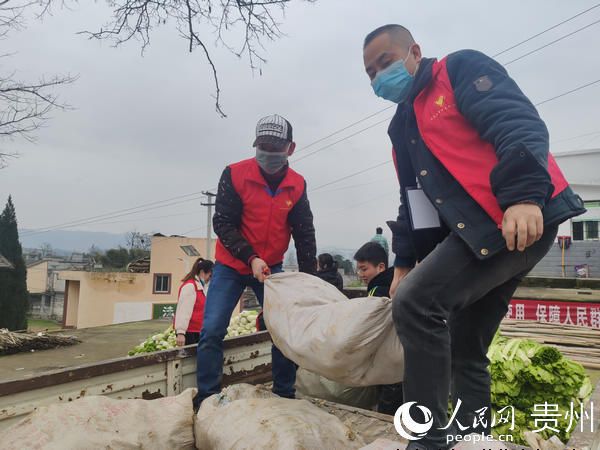 思南：青年志愿者逆行防疫展现人间大爱