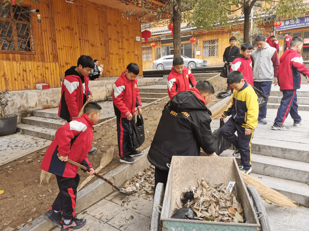 “学雷锋”--印江团青在行动