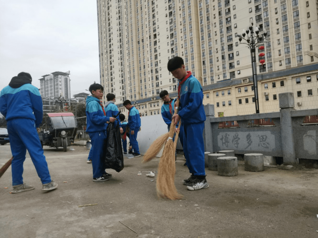 “学雷锋”--印江团青在行动