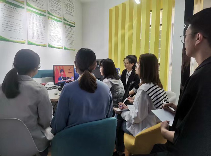 铜仁市各级团组织收看省第十三次党代会开幕式直播