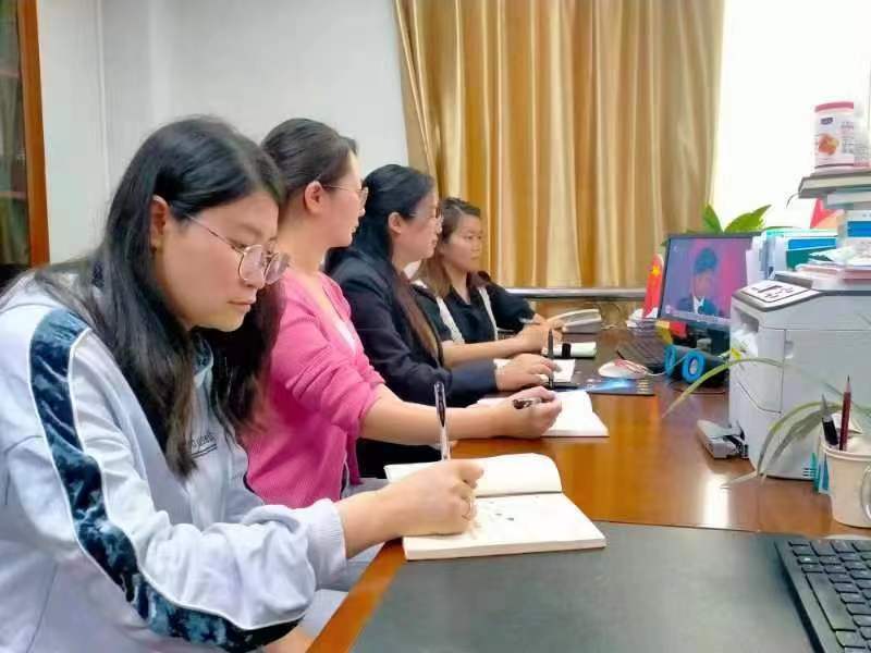 铜仁市各级团组织收看省第十三次党代会开幕式直播