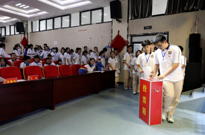 贵州省铜仁第一中学第十八次团员代表大会顺利召开