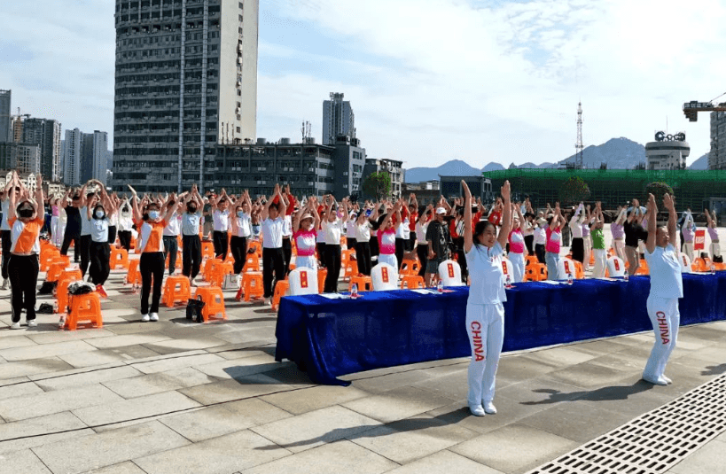 铜仁市家庭亲子健身操（舞）展演暨颁奖活动在碧江区举办