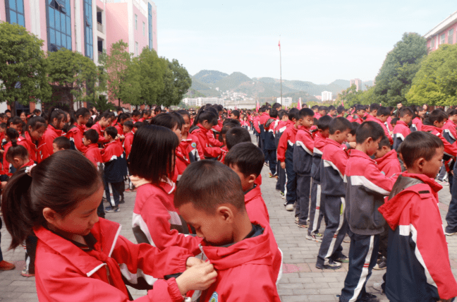 喜迎二十大，争做好队员——铜仁市开展少先队建队73周年主题队日活动