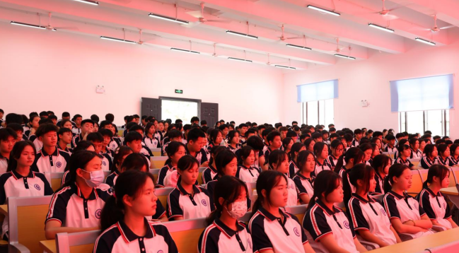 铜仁市团校开展“学习二十大、永远跟党走、奋进新征程”主题团课宣讲活动