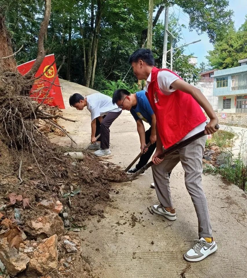 闻“汛”而动，防“旱”未然，铜仁青年突击队积极投身防汛抗旱救灾一线！