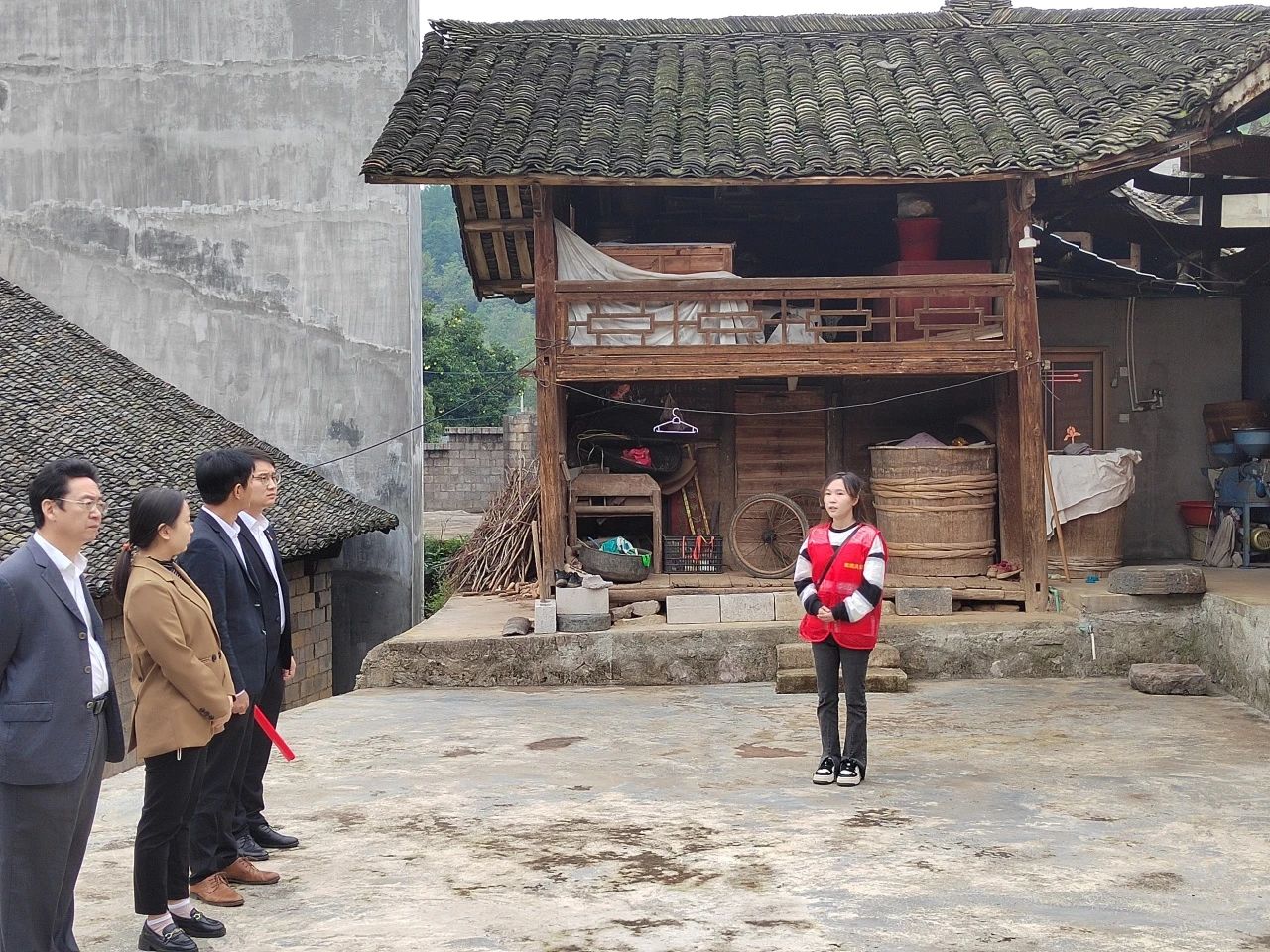 松桃青年志愿者化身爱国主义基地“红色文化讲解员”