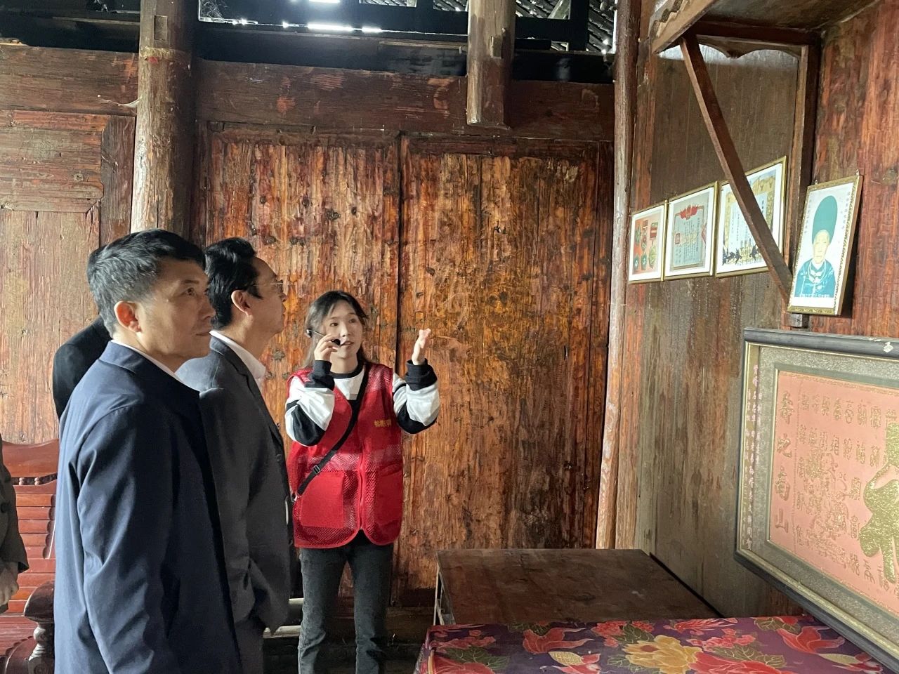 松桃青年志愿者化身爱国主义基地“红色文化讲解员”