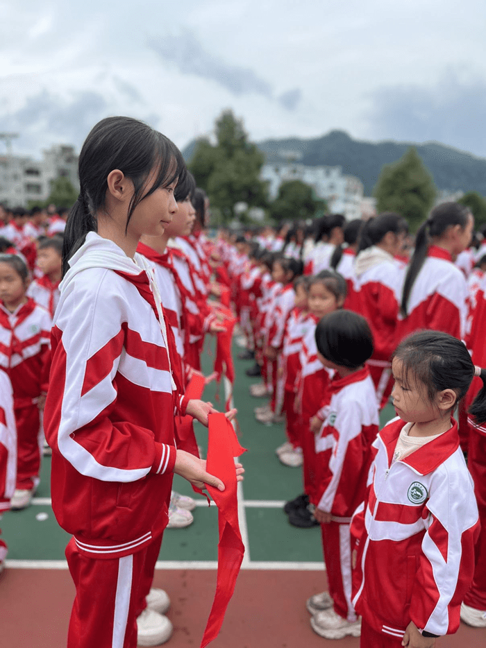 铜仁市广泛开展少先队建队74周年主题队日活动