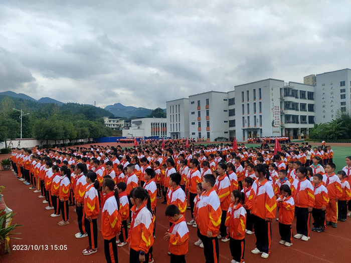 铜仁市广泛开展少先队建队74周年主题队日活动