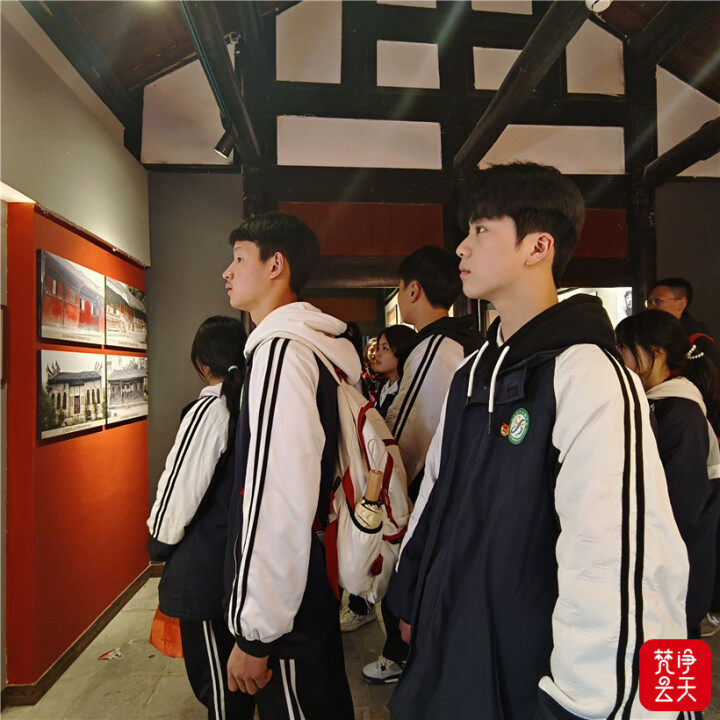 追寻“红色记忆”——沿河60余名青少年开启研学之旅