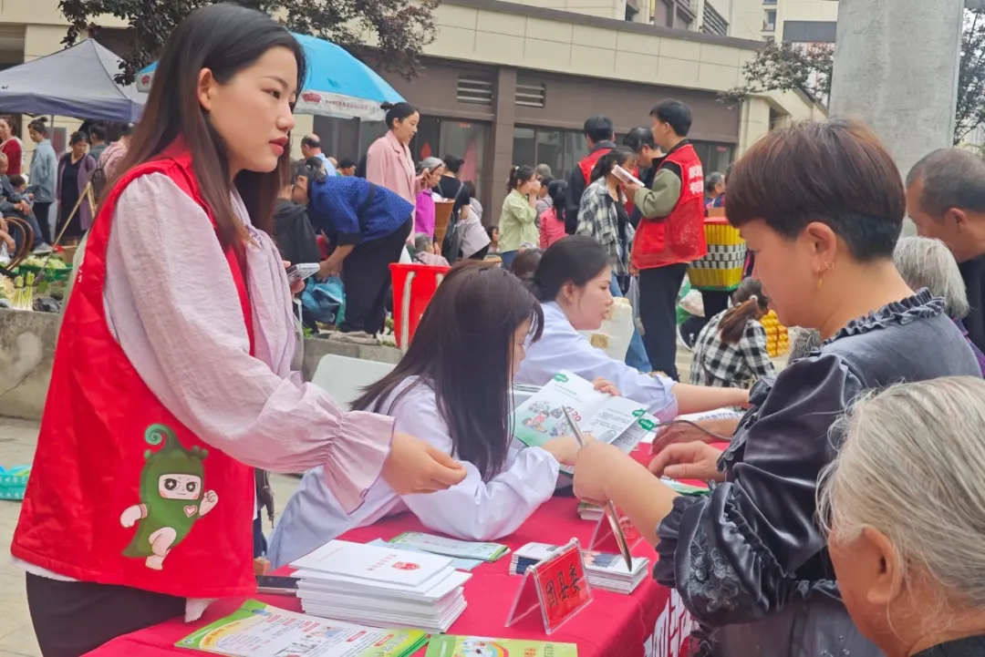 铜仁市各级团组织广泛开展“国家安全 青春挺膺”主题团日活动