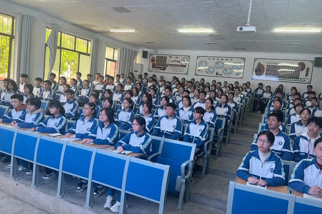 铜仁市各级团组织广泛开展“国家安全 青春挺膺”主题团日活动