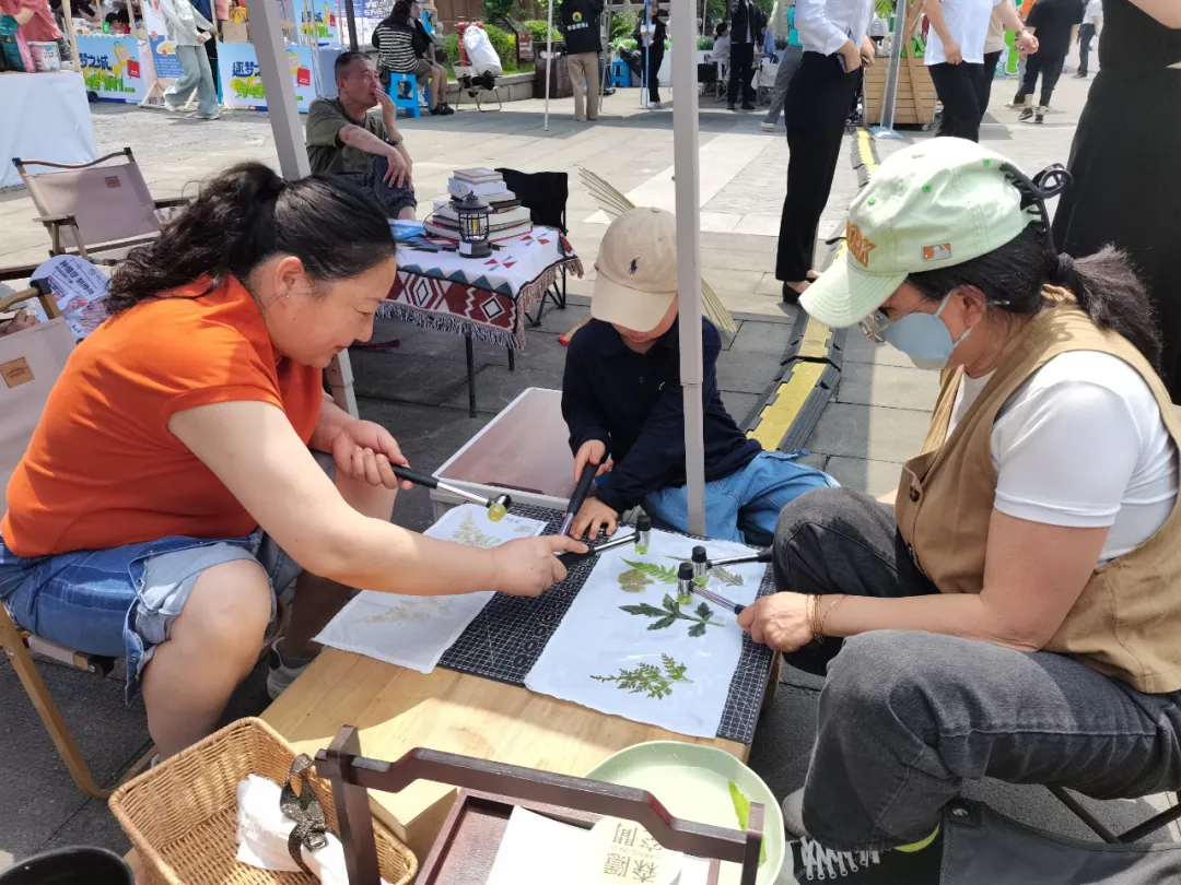 “逐梦之城 青春铜仁”青年消费季热闹开幕