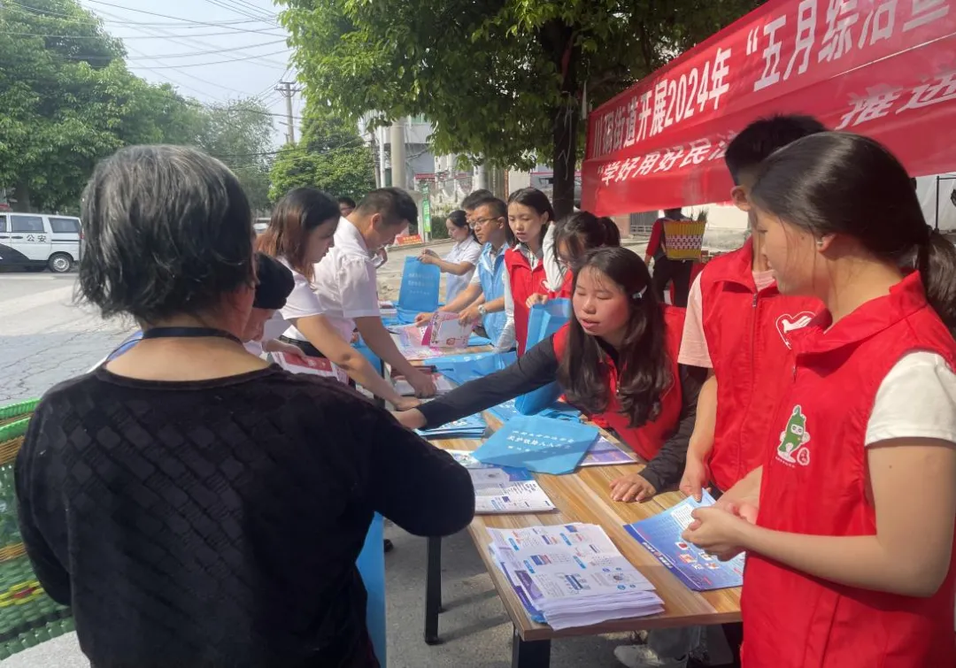 “典”亮青春，护航成长｜铜仁共青团开展民法典宣传月系列活动