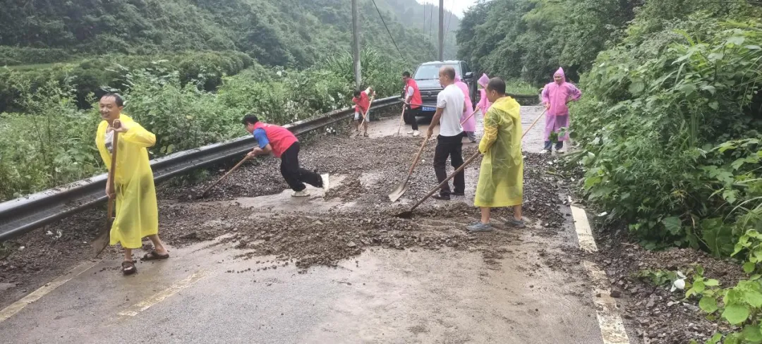 闻“汛”而动！玉屏、万山、大龙团员青年一线显担当！
