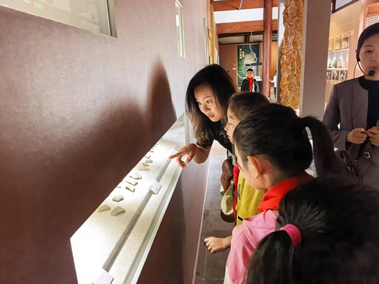 暖心哥哥知心姐姐为爱守护                                                                                                                     铜青声