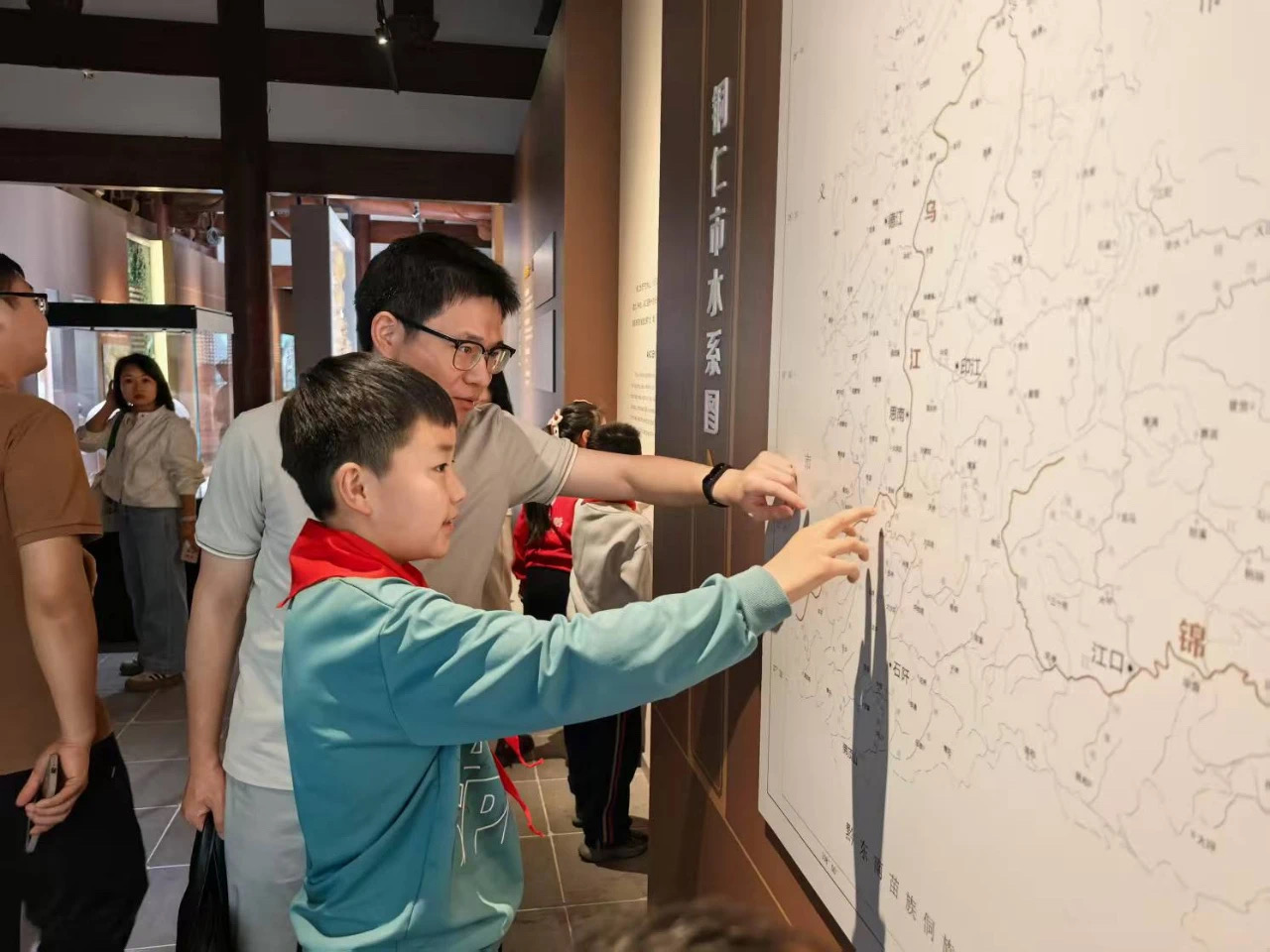 暖心哥哥知心姐姐为爱守护                                                                                                                     铜青声