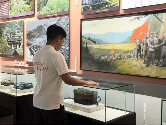 青春对话历史 初心映照征程——铜仁幼专学子“三下乡”走进木黄会师纪念馆