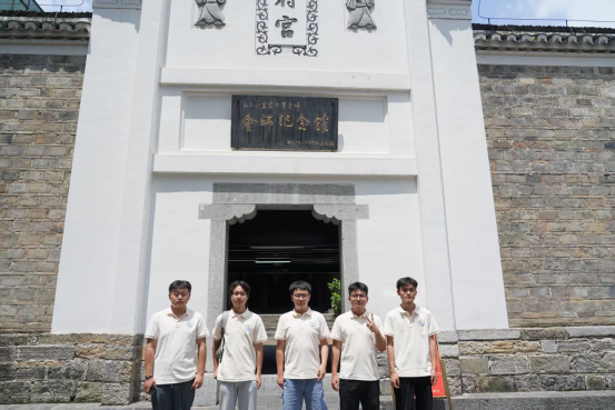 青春对话历史 初心映照征程——铜仁幼专学子“三下乡”走进木黄会师纪念馆