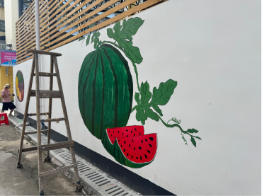 青春执笔绘振兴 墙绘添彩乡村貌——铜仁幼专学子用艺术的笔触，“勾勒”出乡村振兴的新图景