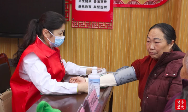 共青团铜仁市委开展学雷锋青年志愿服务活动