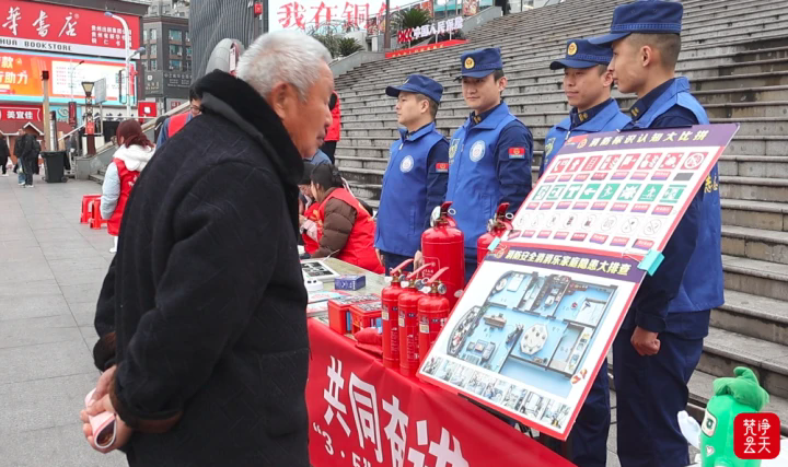 共青团铜仁市委开展学雷锋青年志愿服务活动