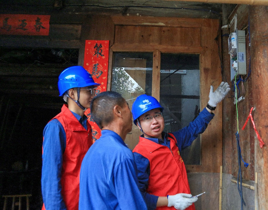 黔电之光暖山乡 安全服务进院坝