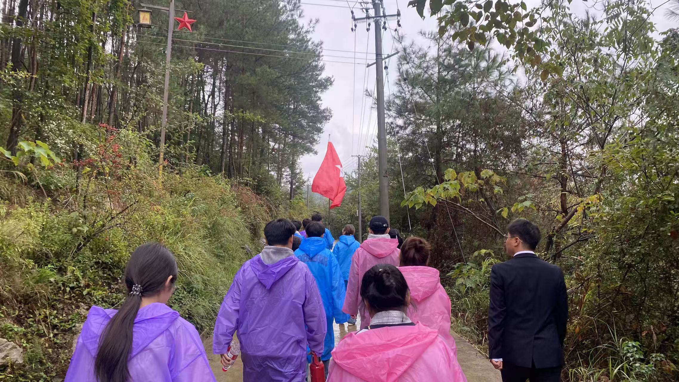 铜仁市团校“重走长征路·青春当有为” 首期主题活动圆满完成